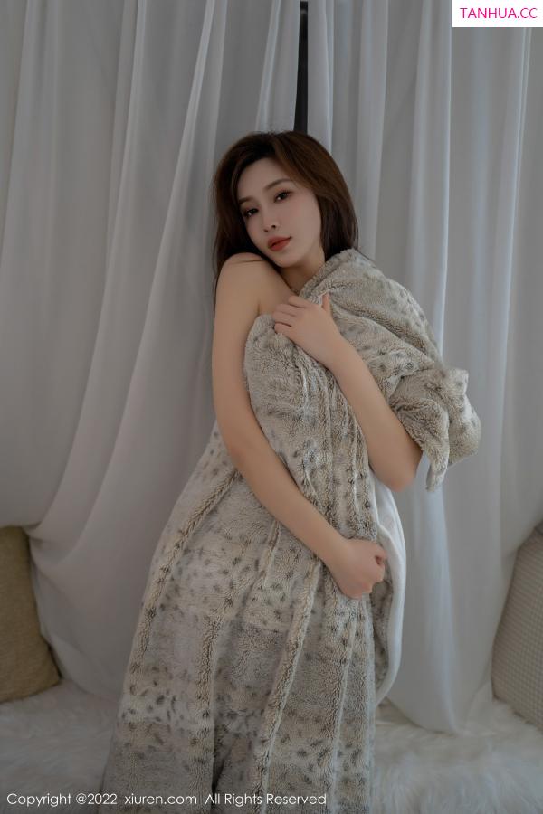 周妍希 奶瓶土肥圆 [XiuRen]高清写真图 2022.11.01 No.5787 奶瓶土肥圆矮挫丑黑穷 丰腴美臀第34张图片